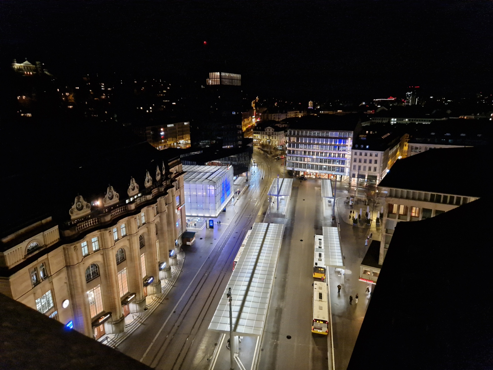 Ausblick vom Turm der Hauptpost über den Bahnhof St.Gallen